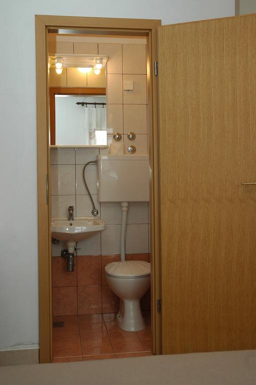 Apartments Jurina 2 クルク 部屋 写真